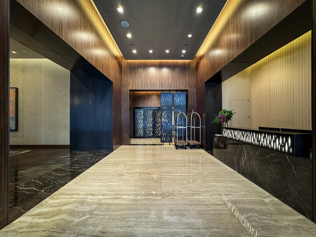 1 Franklin St, Midtown