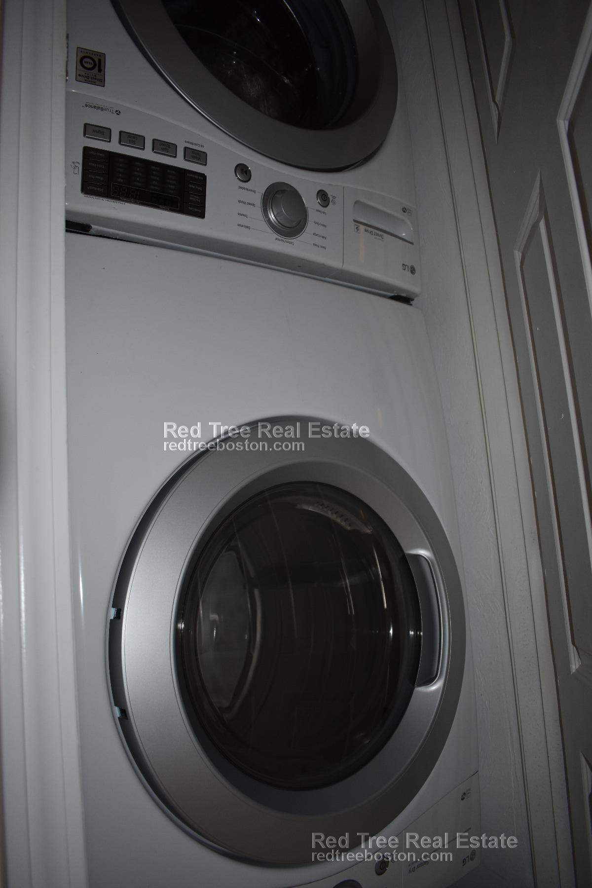 30 Circuit St, Roxbury