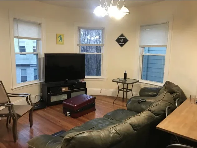 8 Carmel St, Mission Hill