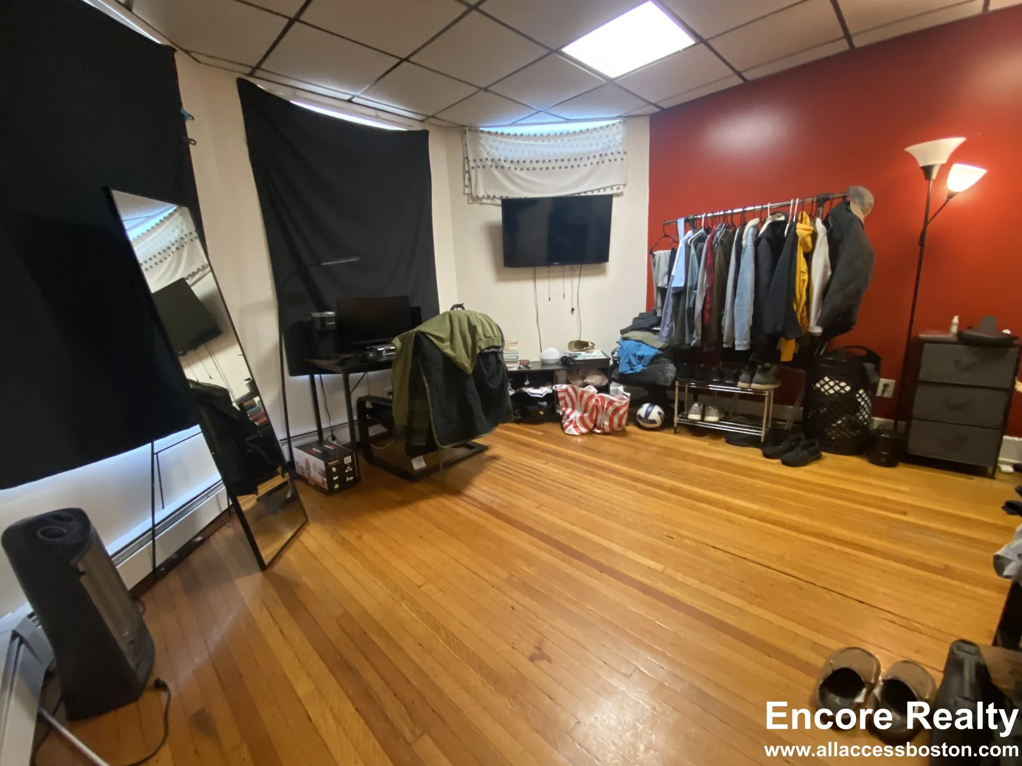 879 Beacon St, Fenway