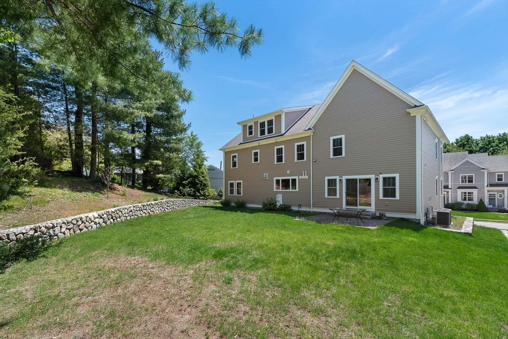 24 Dogwood Ln, Birds Hill