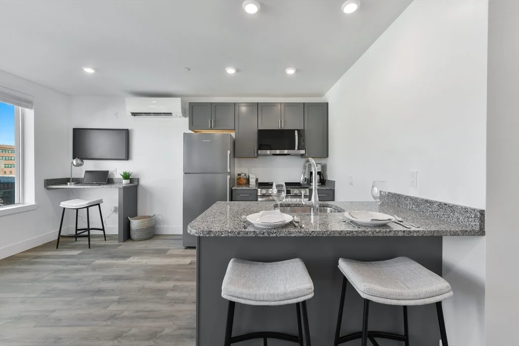 585 Essex St, Lynn