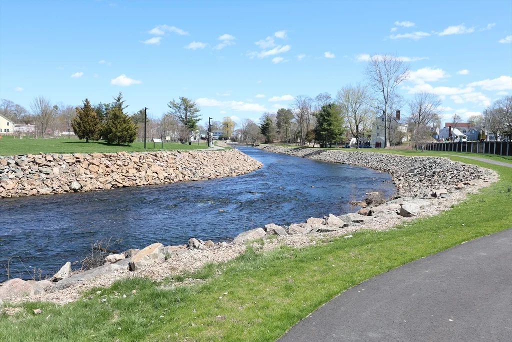 150 Neponset St, Canton