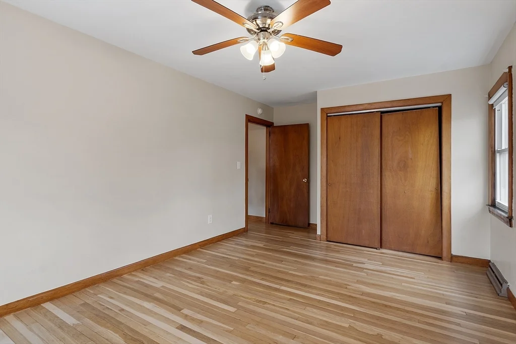 104 N Main St, Mansfield