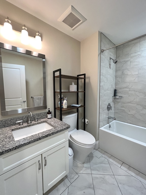 616 E 4th St, South Boston