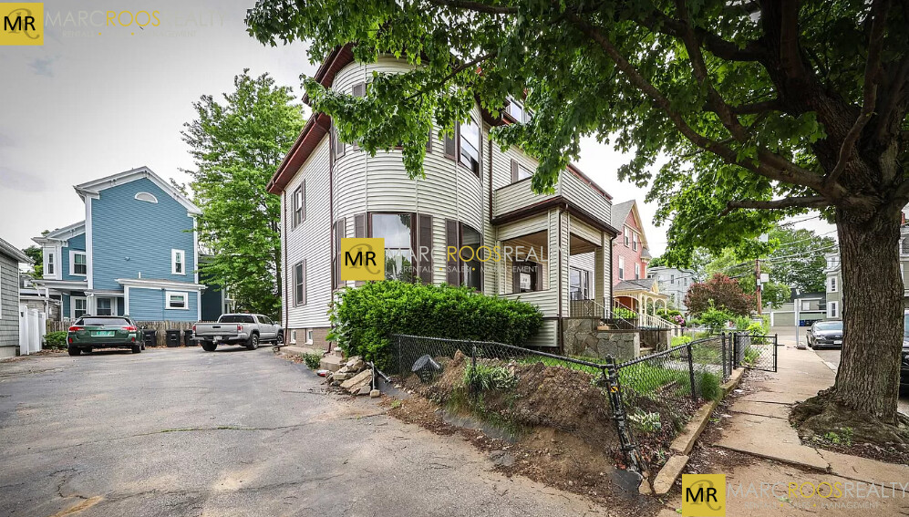 22 Grand View Ave, Prospect Hill