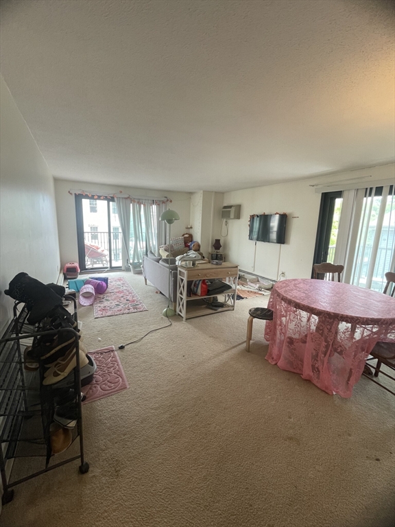 80 Pleasant St, North Brookline