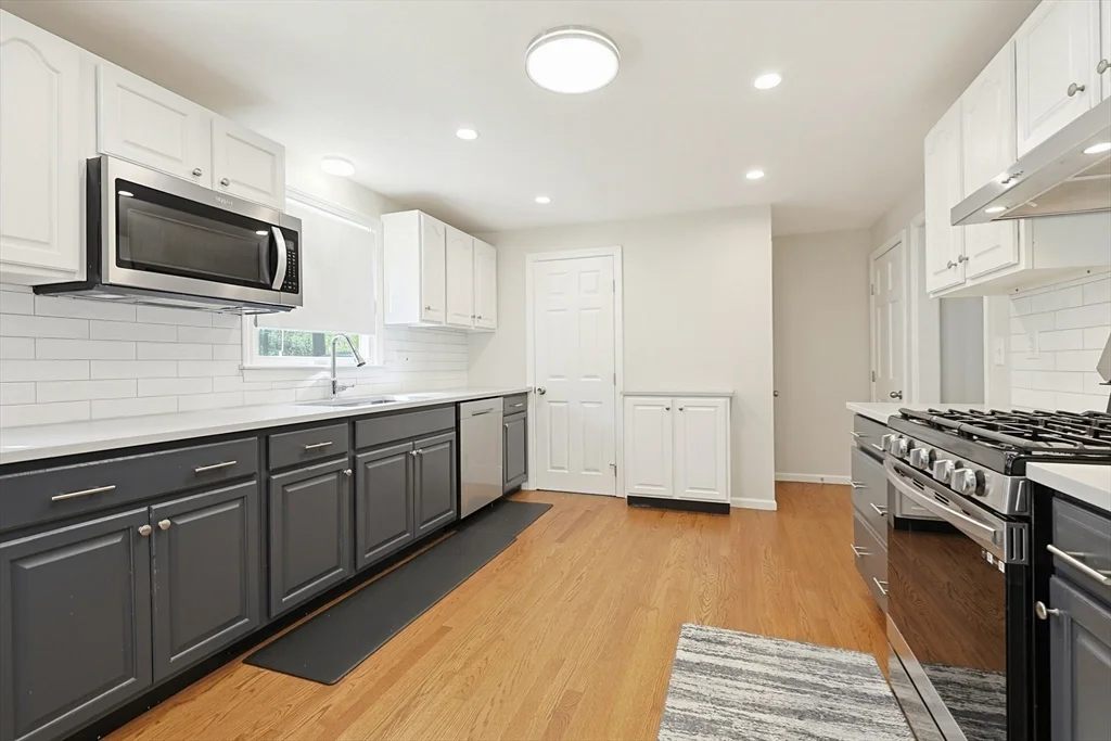 1 West Belcher, Foxboro