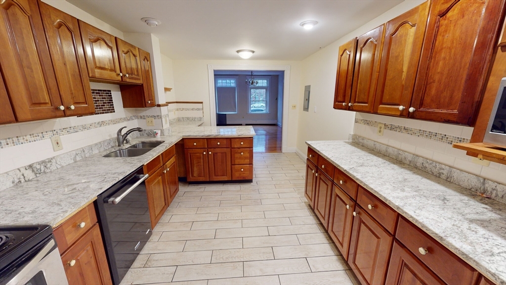 1906 Beacon, Brookline