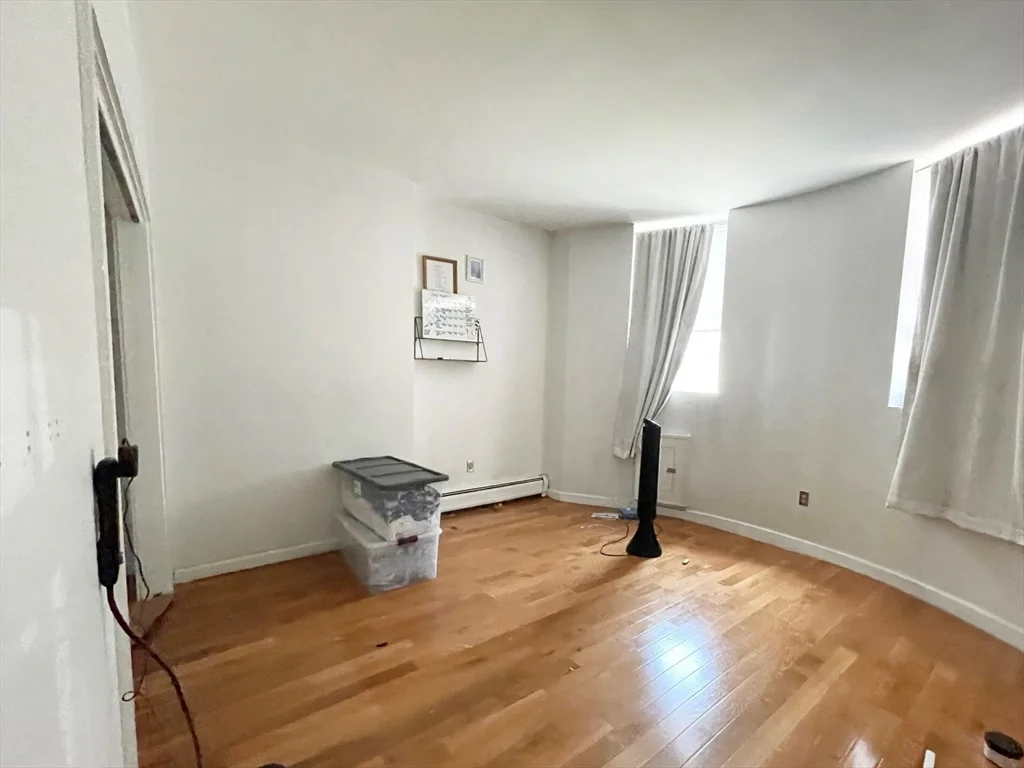 670 Massachussetts, South End