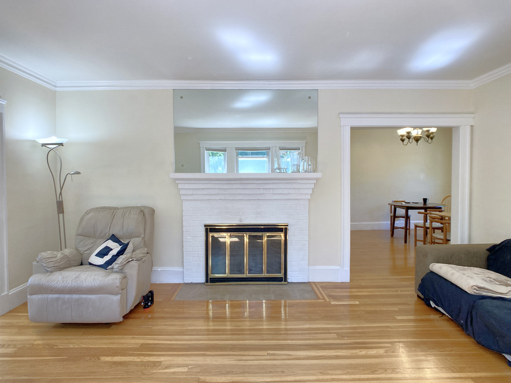 129 Oxford Rd, Newton Centre