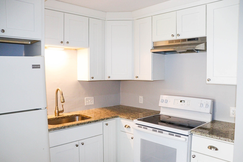 624 Hyde Park Ave, Roslindale