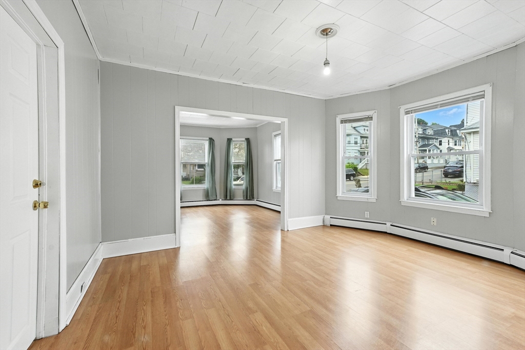 439 Lowell St, Lawrence