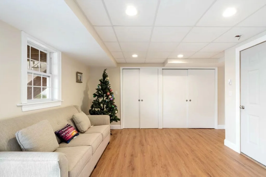 83 Orient, Arlington