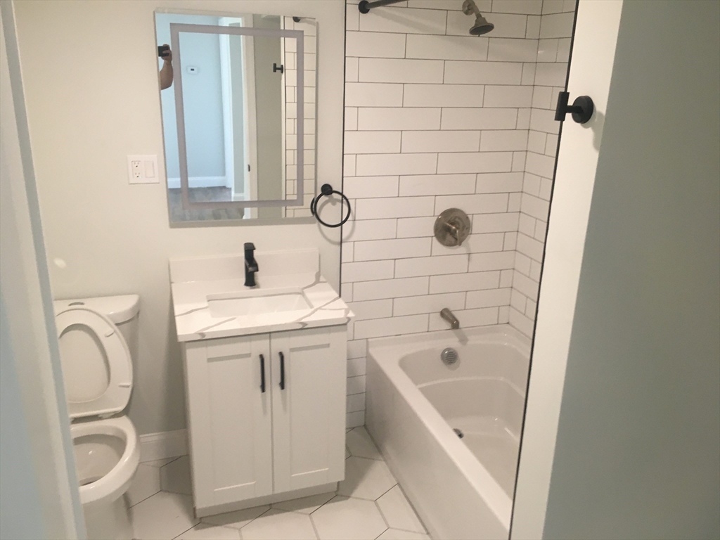 33 Bristow St, Saugus