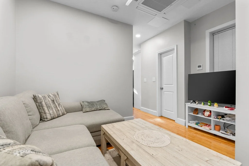 754 Huntington Ave, Mission Hill