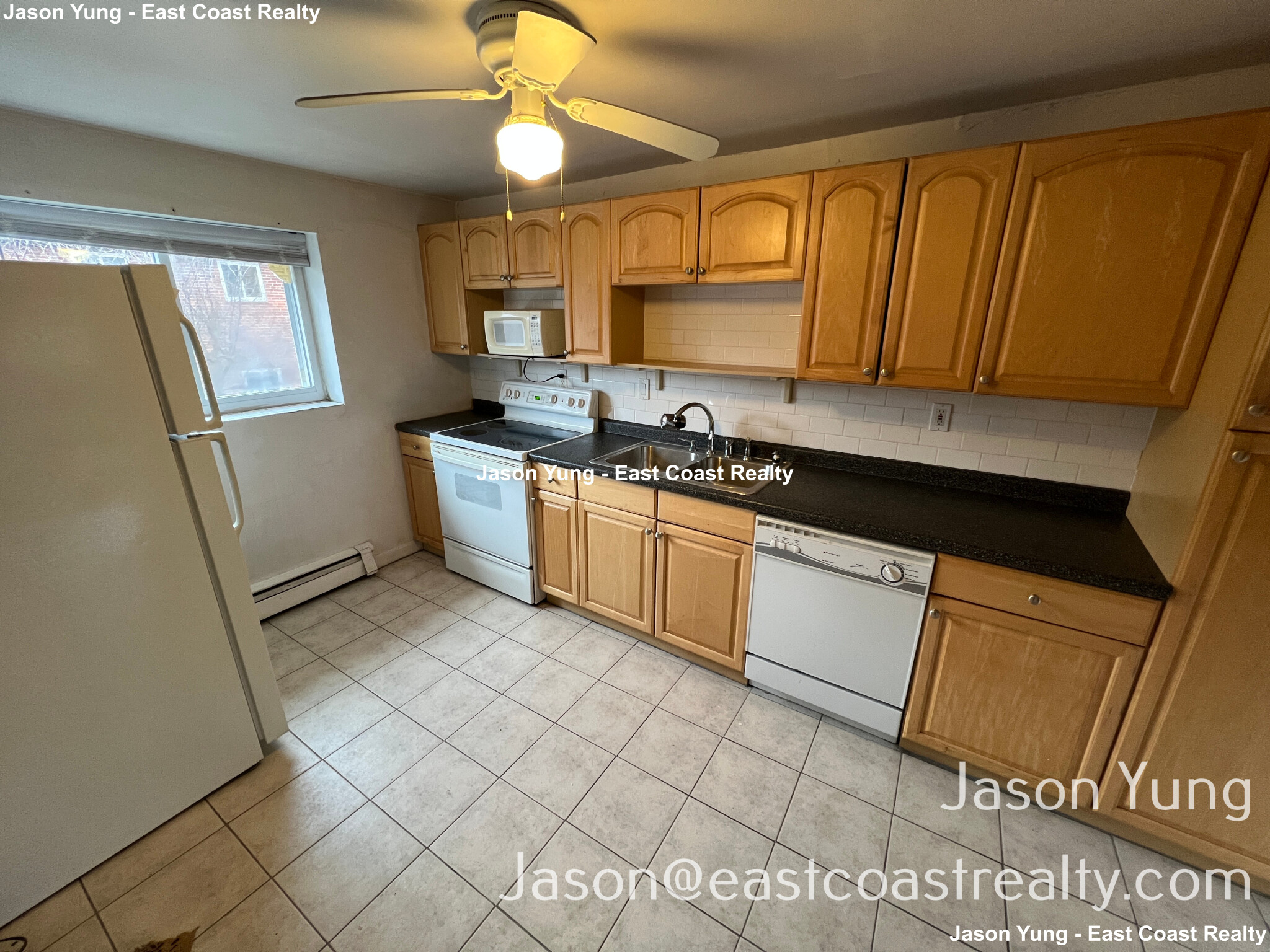 32 Bryon Rd, Chestnut Hill