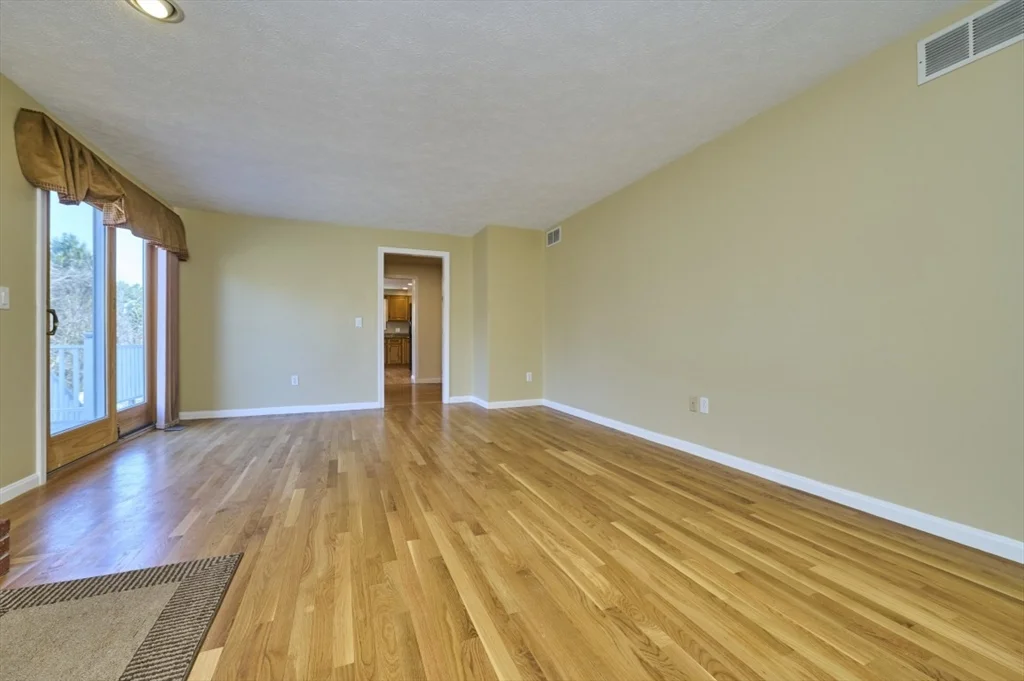 7 Gibbs Valley Path, Framingham