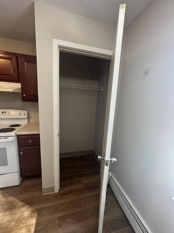 65 Frank's Ln, Hanover