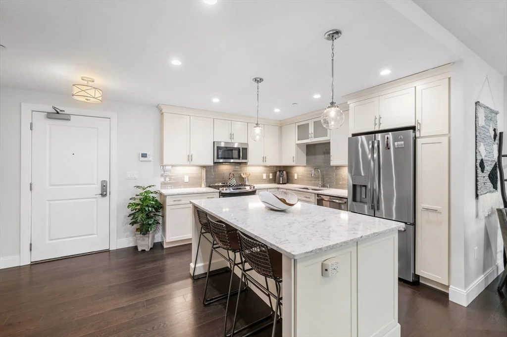 201 Elliott St, Beverly