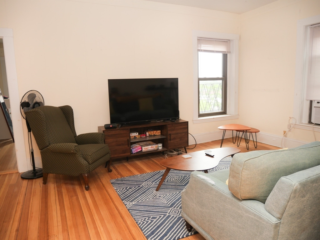 1382 Beacon, Coolidge Corner