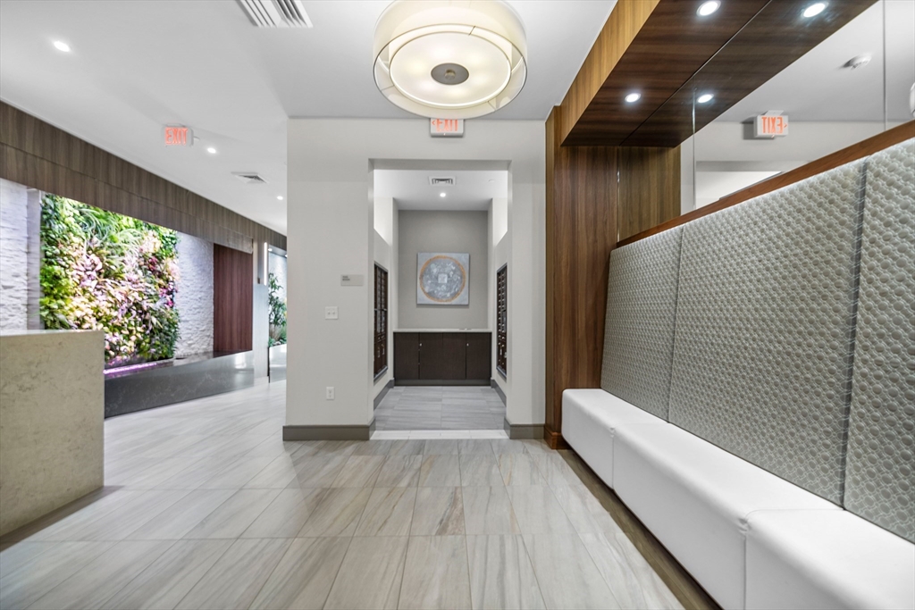 121 Portland St, West End