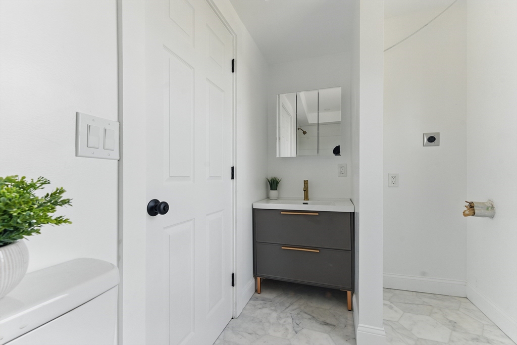 80 Shirley St, Winthrop