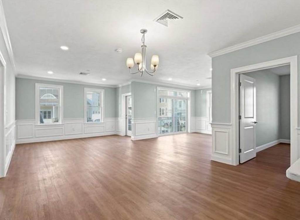 320 Middlesex Ave, Medford