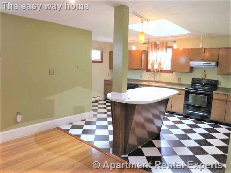 8 Pleasant St, Medford Square