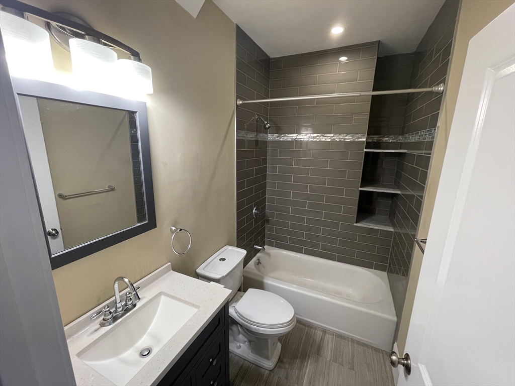 7 Wendell Pl, South Boston