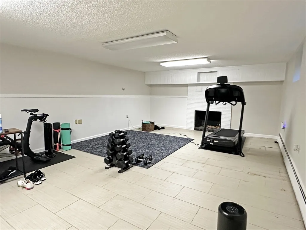 6 Brownson Ter, Jamaica Plain