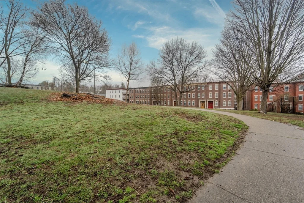 86 Winthrop St, Roxbury