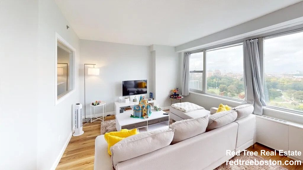 151 Tremont St, Midtown