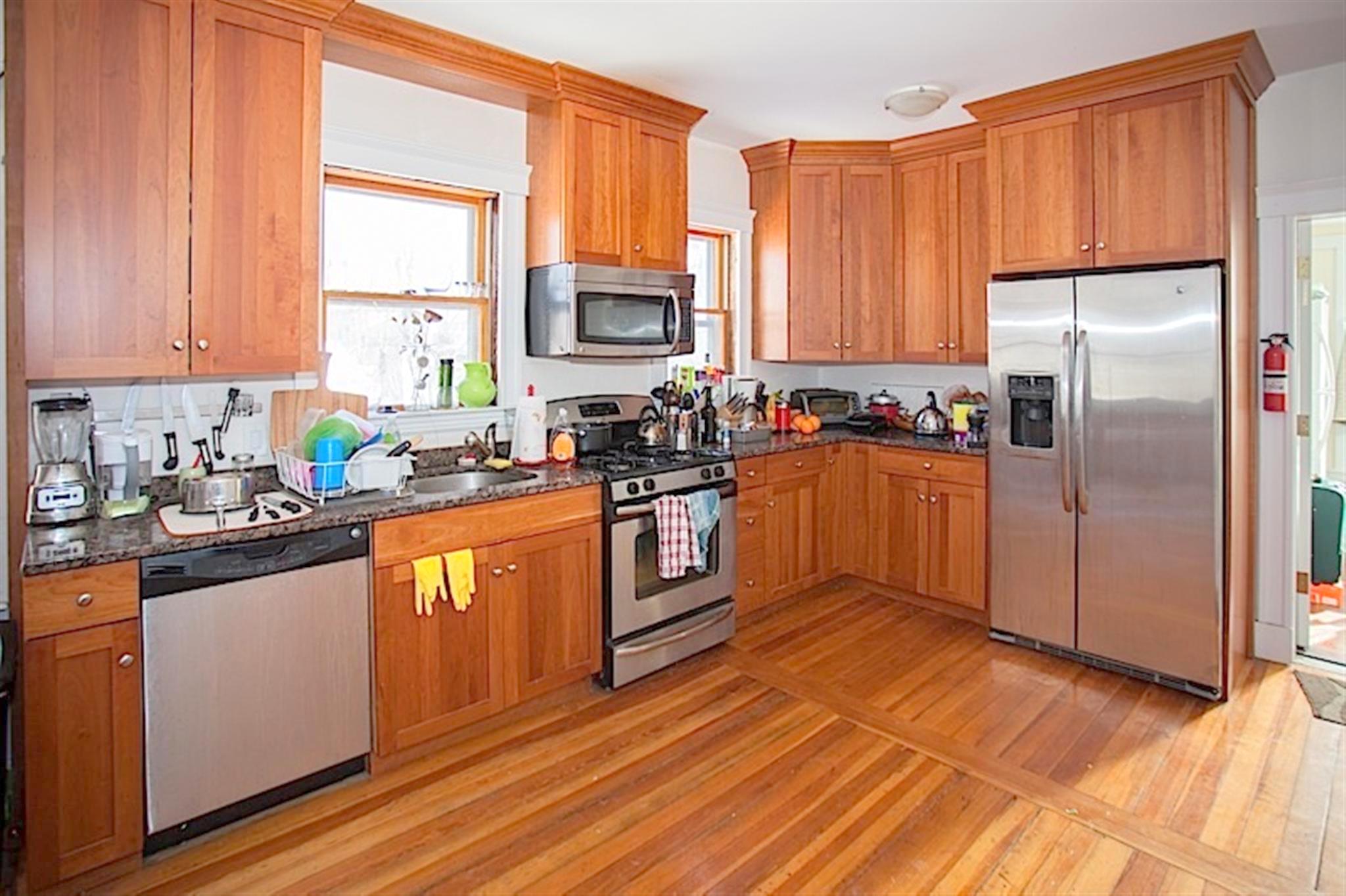 32 Hawthorne St, Davis Square