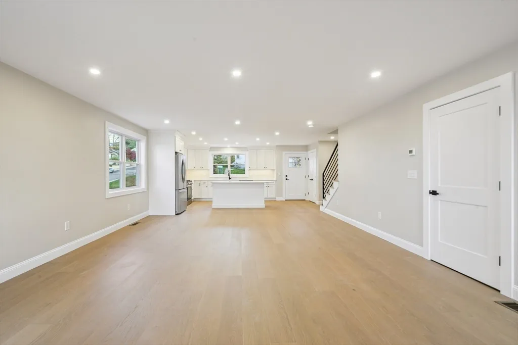 120 Stowe St, Fall River