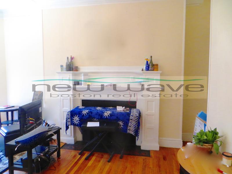 206 Commonwealth Ave, Back Bay