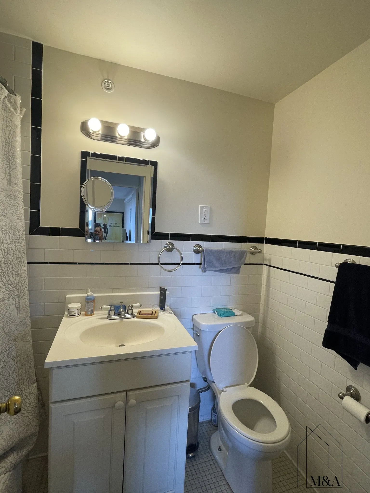 101 Monmouth St, Longwood