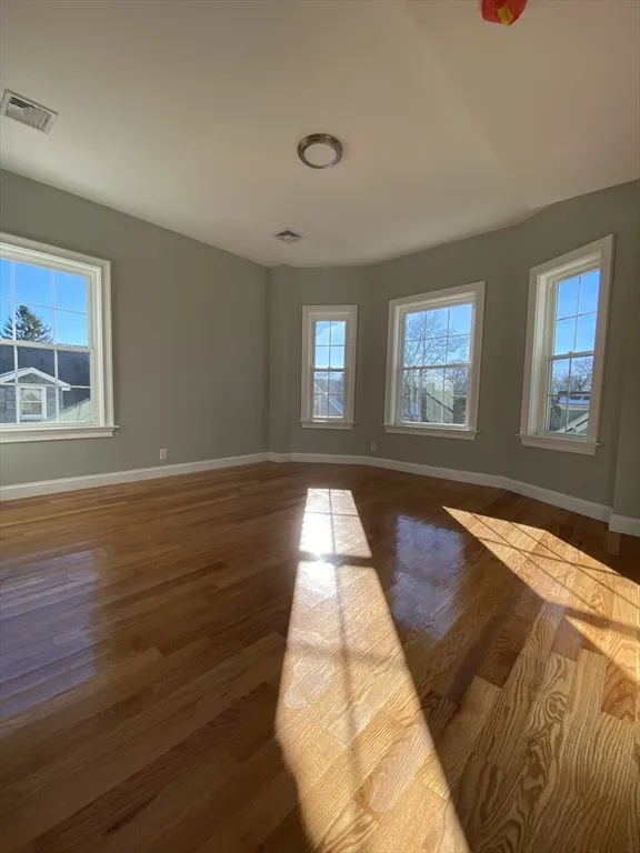 20 Kenton Rd, Jamaica Plain