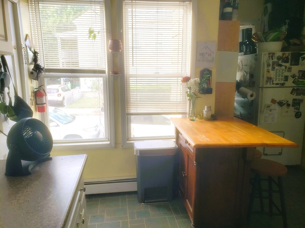 27 Medford St, Medford