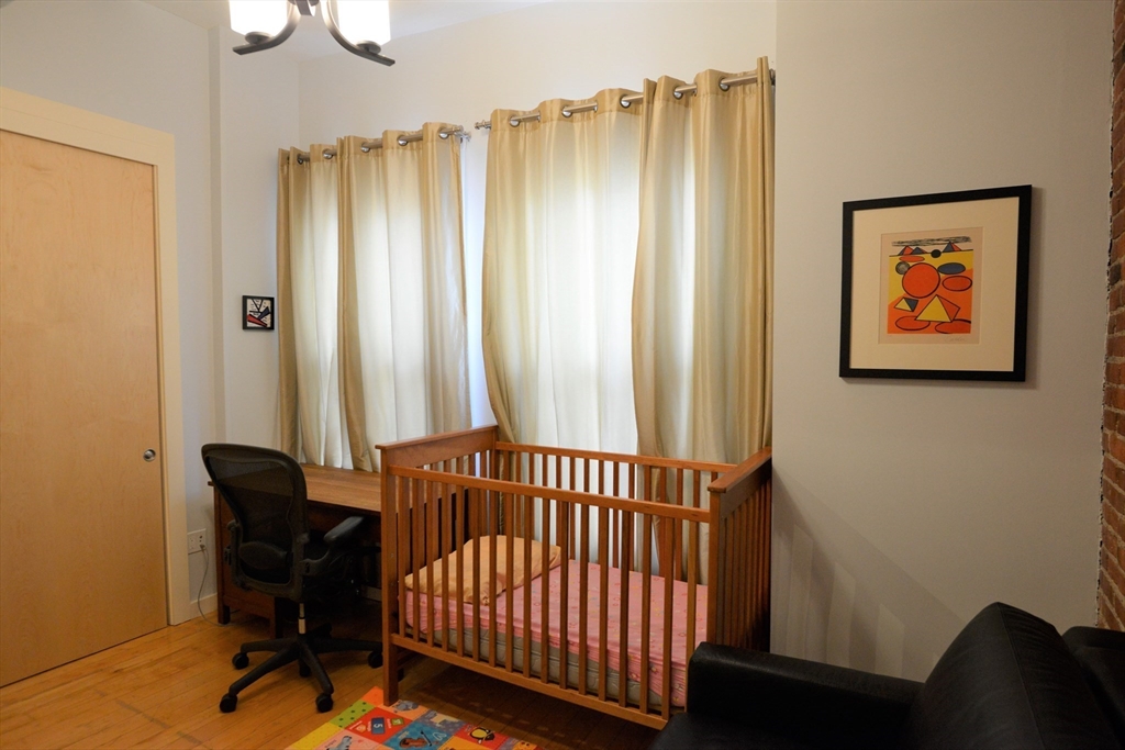 111 Beach, Leather District