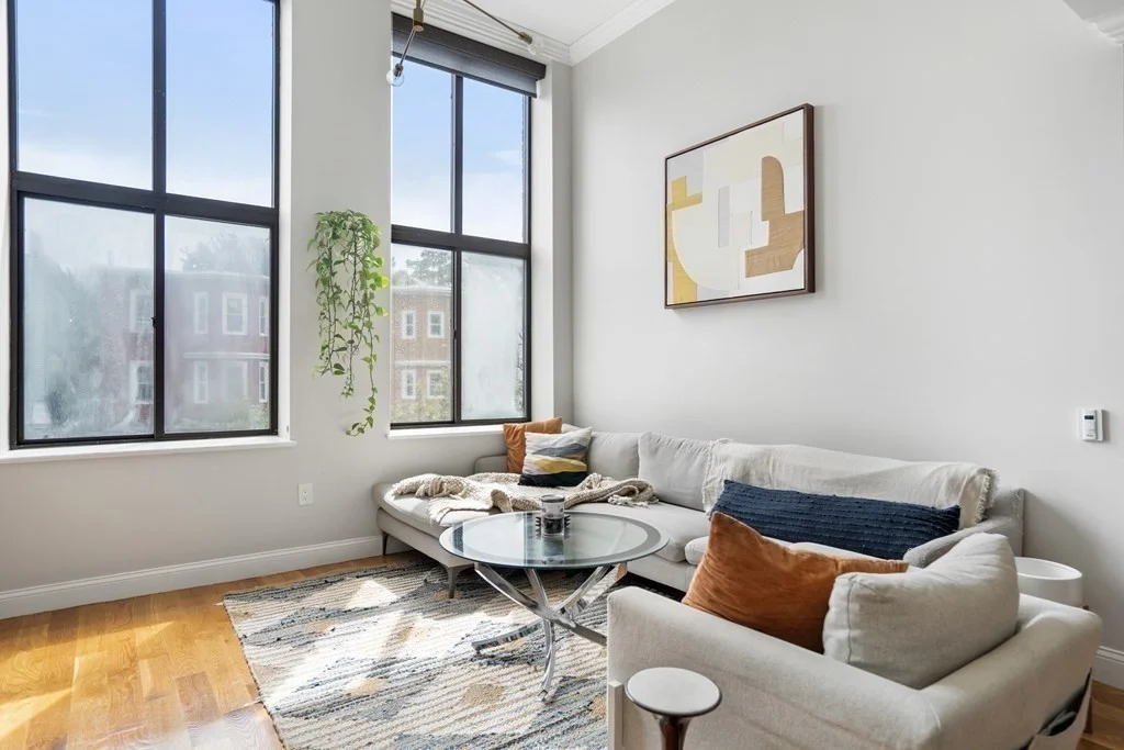 841 Parker St, Mission Hill