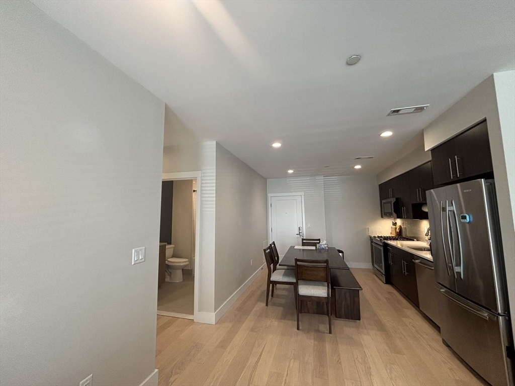 1975 Massachusetts Ave, North Cambridge