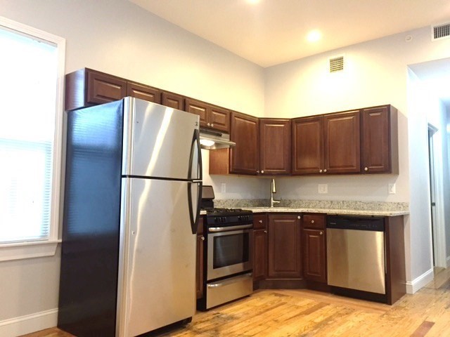 194 Marion St, East Boston