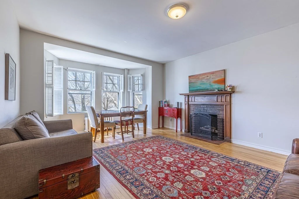 993 Memorial Dr, West Cambridge