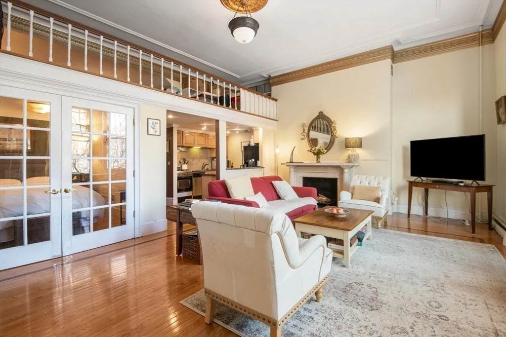 64 Commonwealth, Back Bay