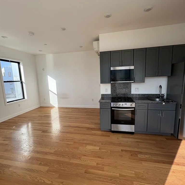 52 Washington Ave, Chelsea