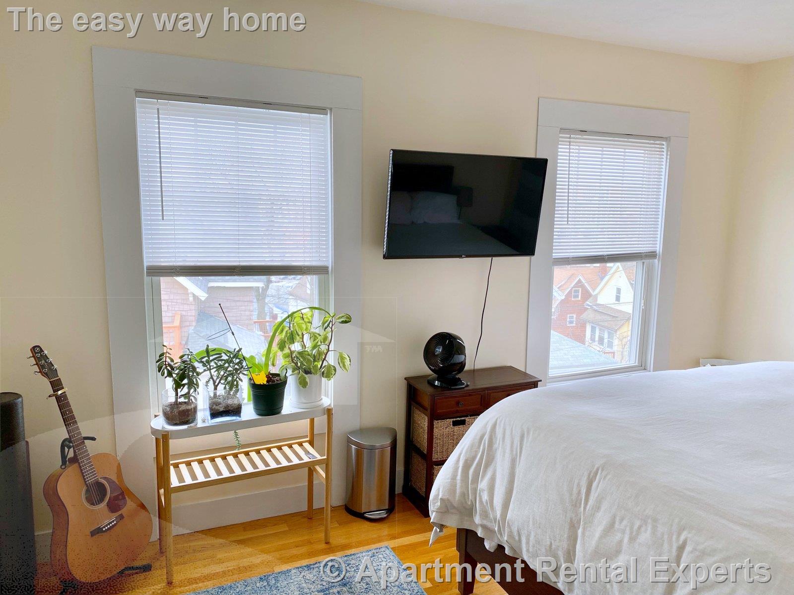 14 Rockland Pl, Malden Center