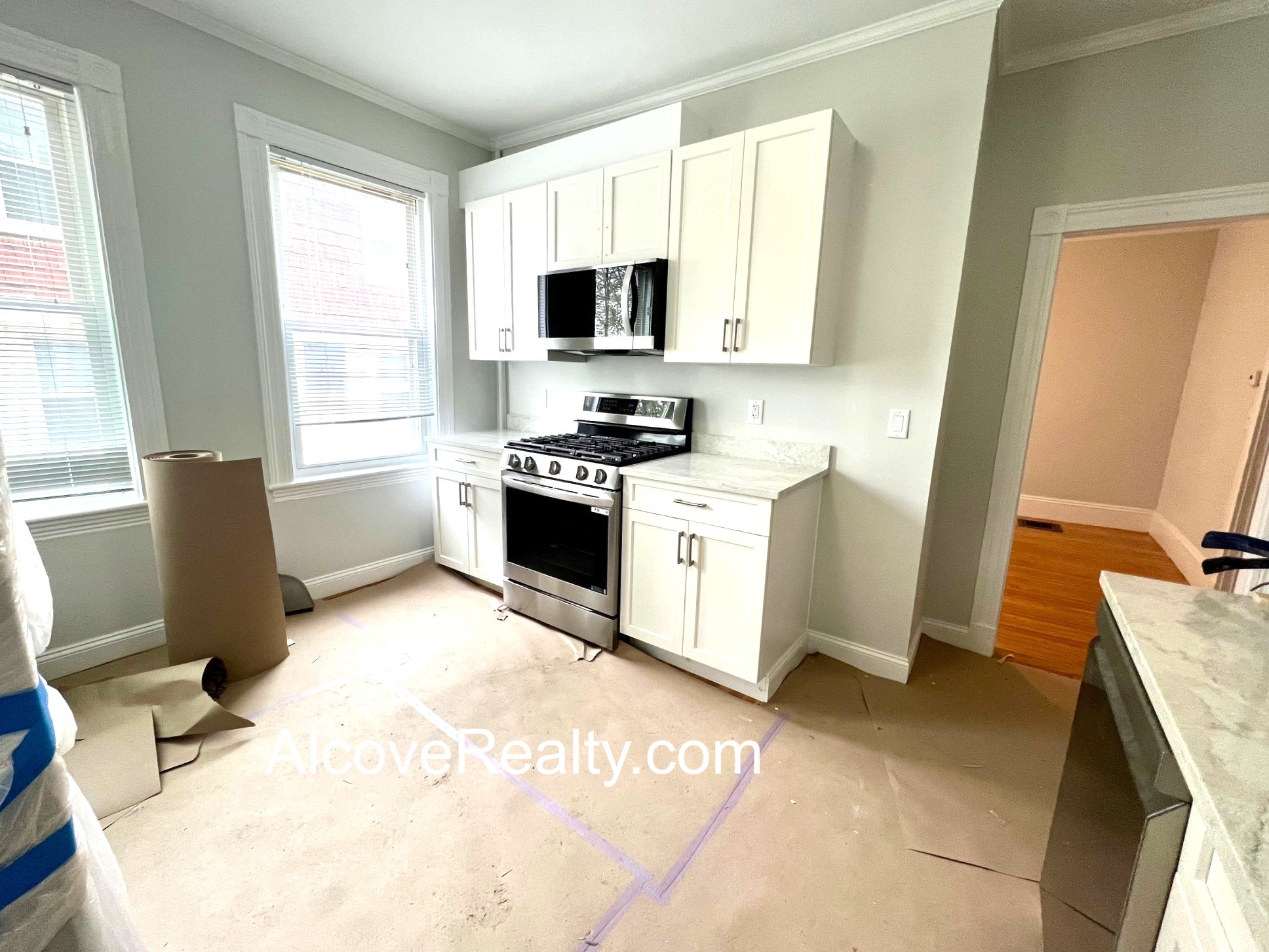 15 Farragut Ave, West Somerville