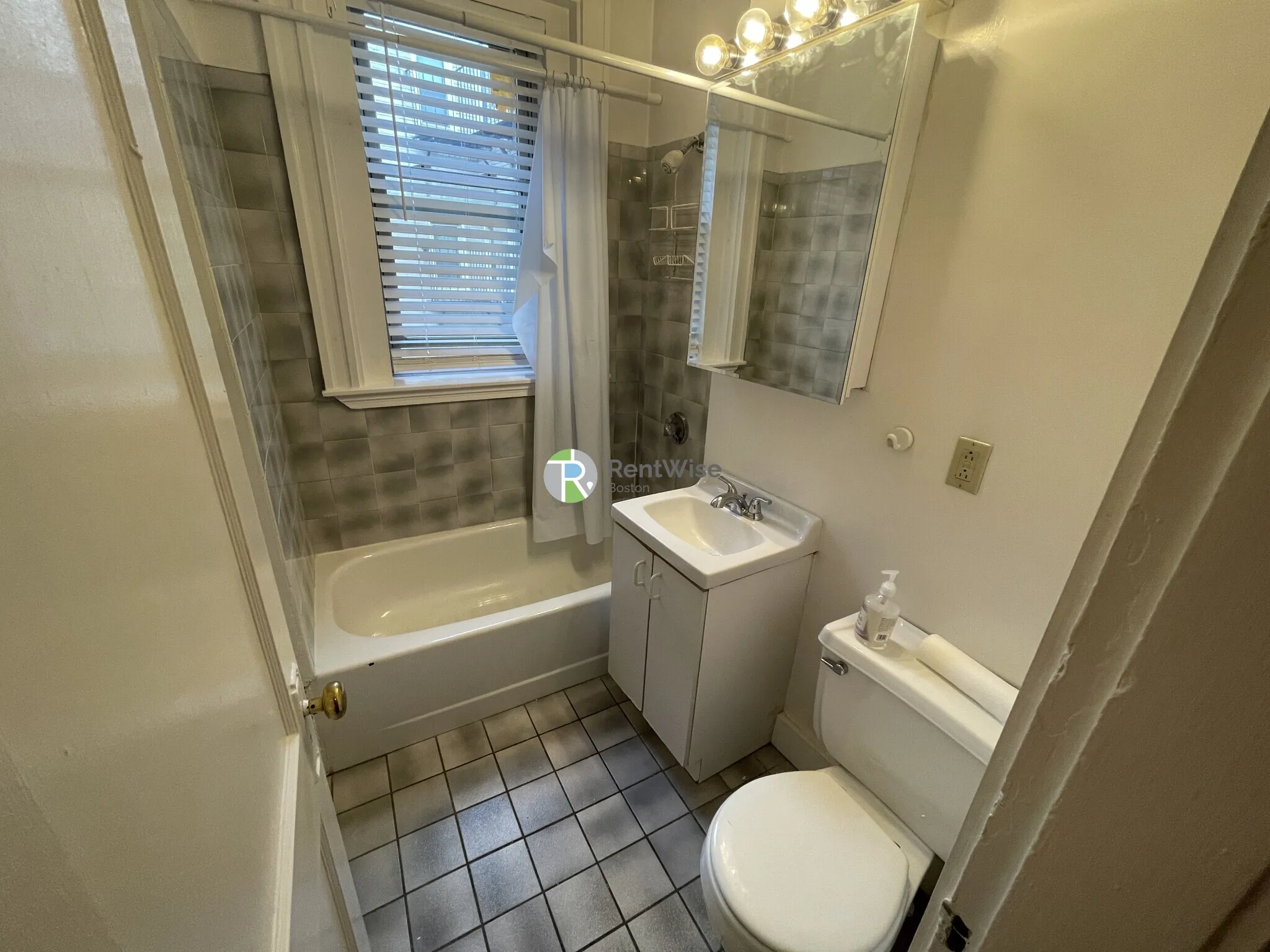 1677 Commonwealth Ave, Brighton