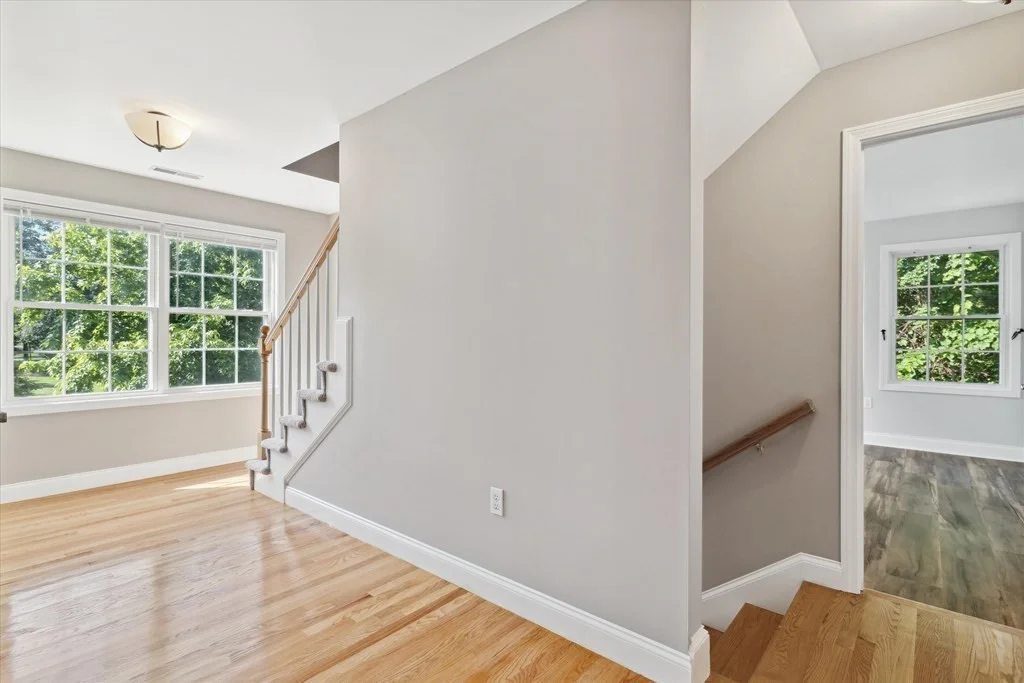 19 Benjamin Ln, Reading